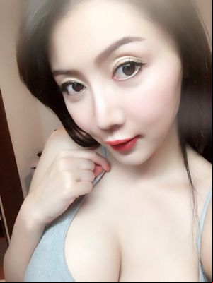 岩 下 桃 華 в